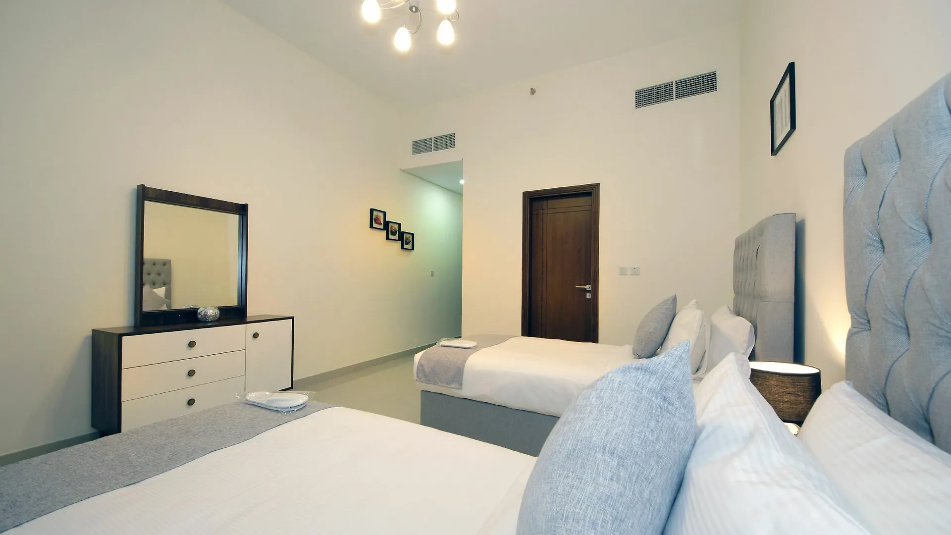 Spacious 2 Bedroom In Al Telal 11, Al Barsha 1 Дубай 0*,