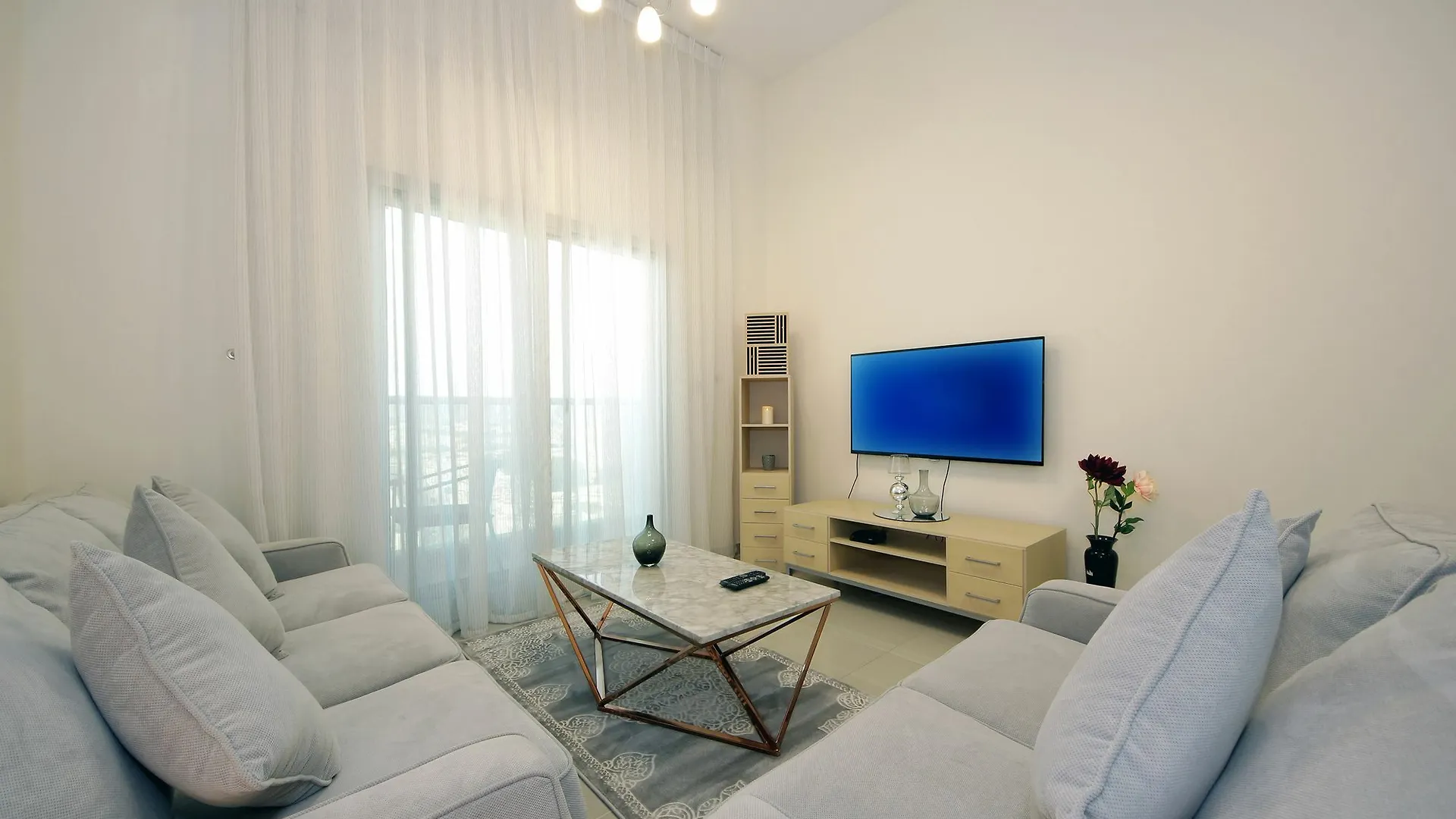 Апартаменты Spacious 2 Bedroom In Al Telal 11, Al Barsha 1 Дубай