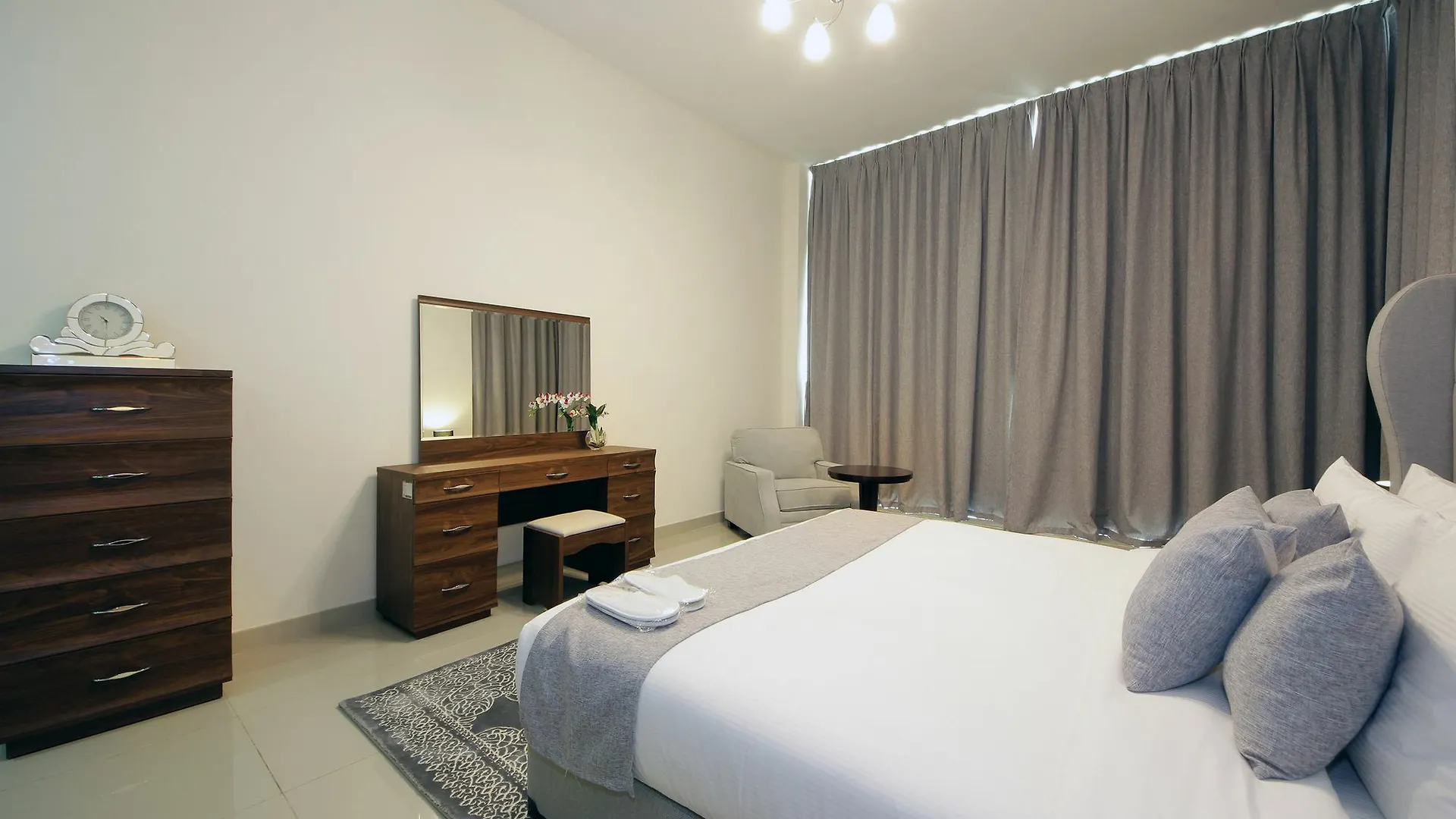 Апартаменты Spacious 2 Bedroom In Al Telal 11, Al Barsha 1 Дубай ОАЭ